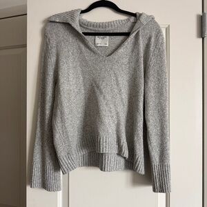Abercrombie & Fitch Light Gray V-Neck Sweater